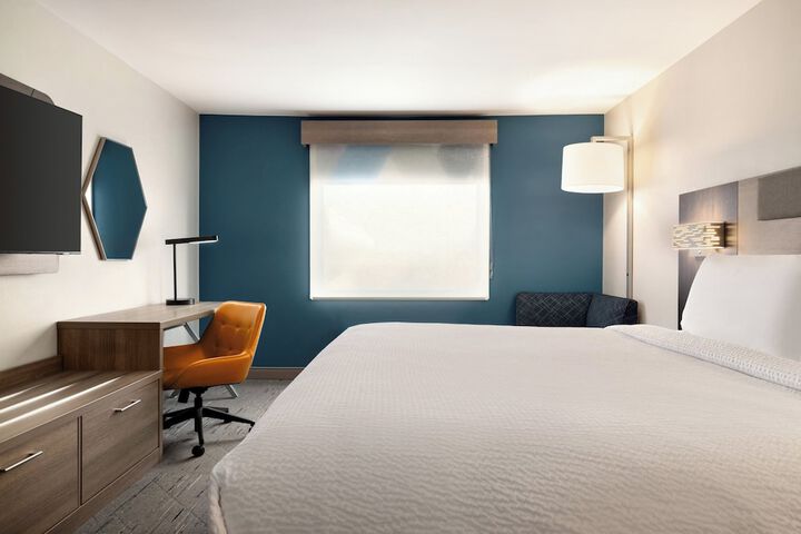 Room 37 of 77