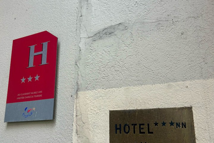 Hotel 33 of 33