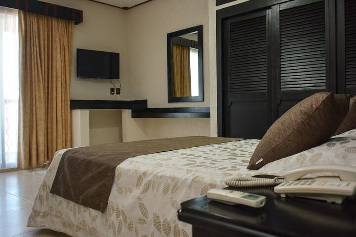 Room 6 of 33