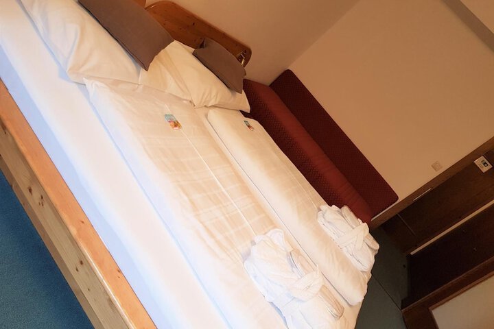 Room 4 of 39