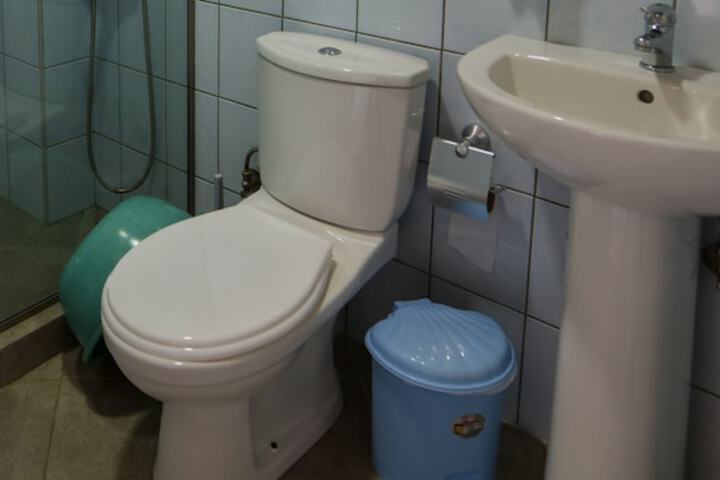 Room 53 of 66