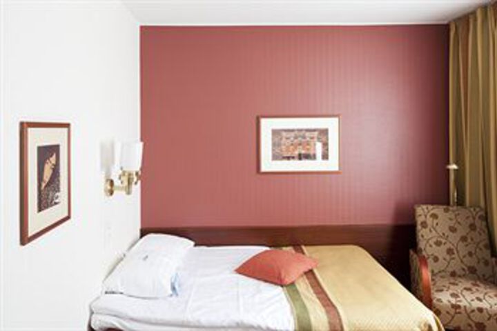 Room 5 of 23