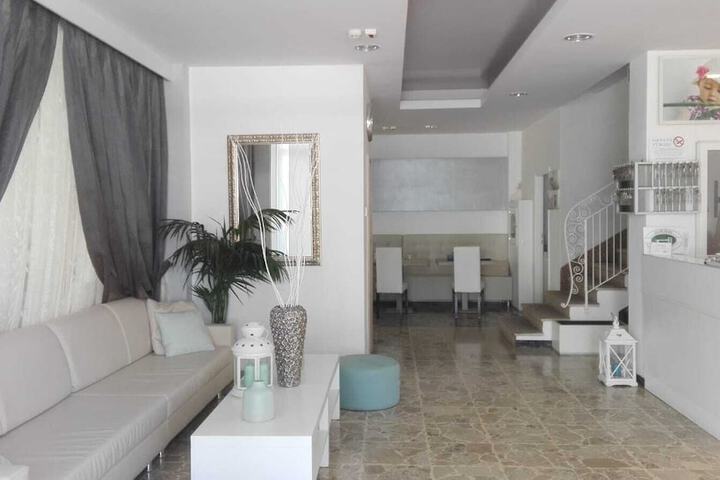 Hotel Interior 4 of 46