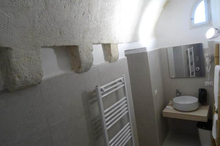 Room 90 of 106
