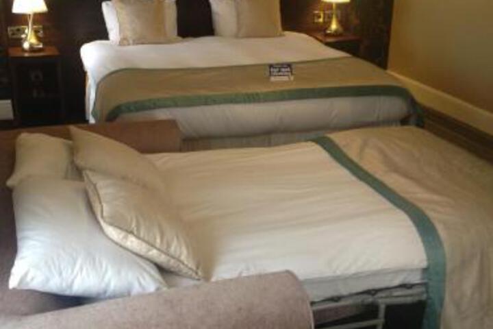 Room 2 of 5