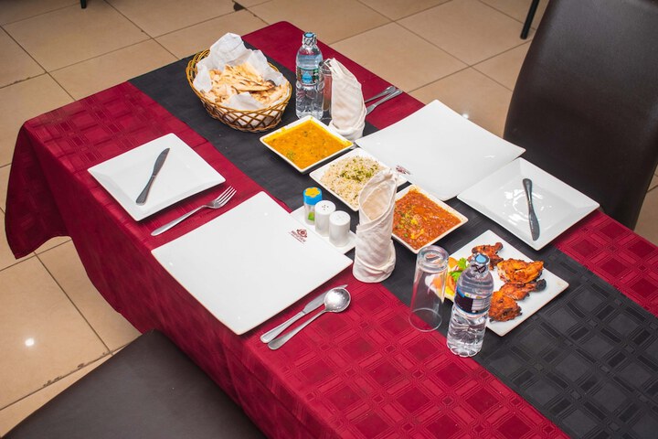 Dining 31 of 53