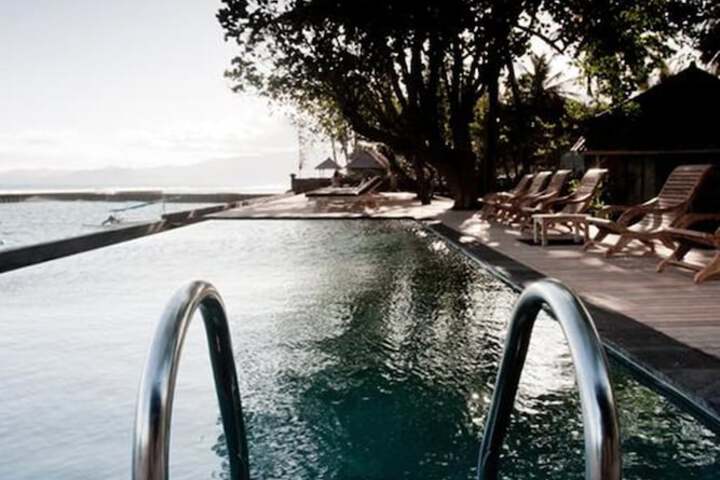 Hotel Pool