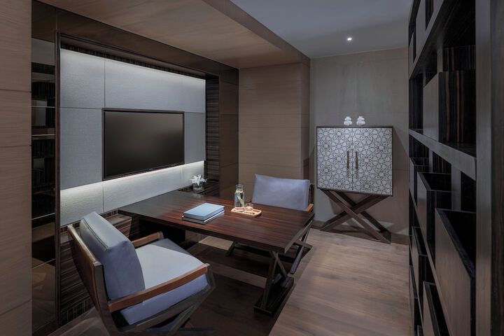 Room 12 of 187