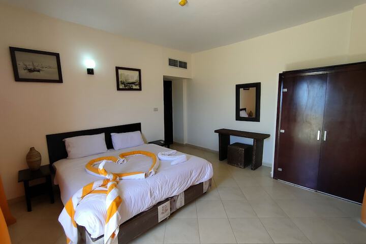 Room 8 of 41