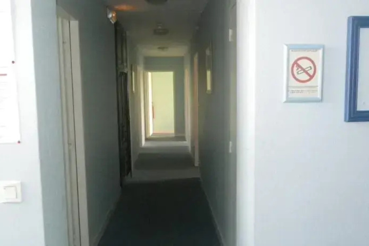 Room 9 of 10