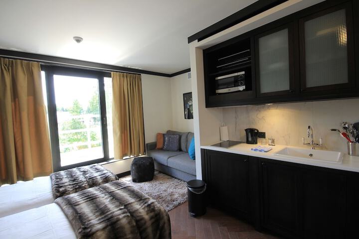 Private kitchenette