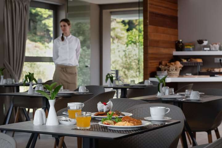 Breakfast/Coffee Service 44 of 67