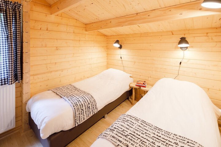 Room 9 of 27