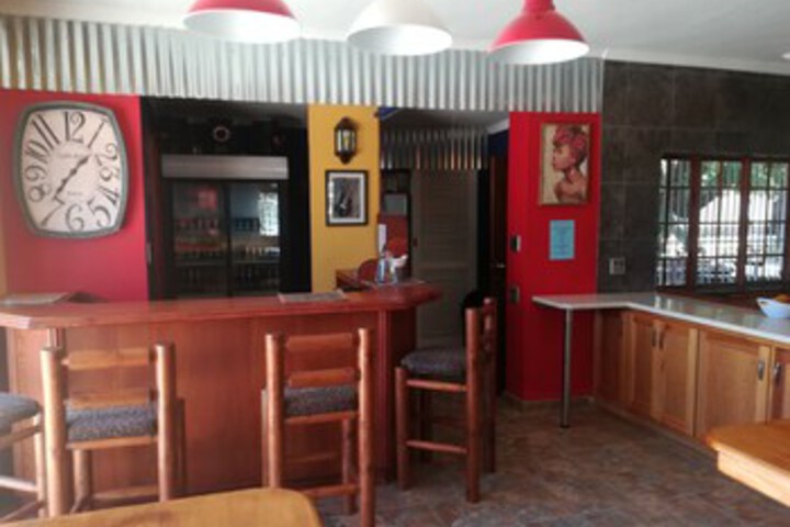 Lounge 2 of 39