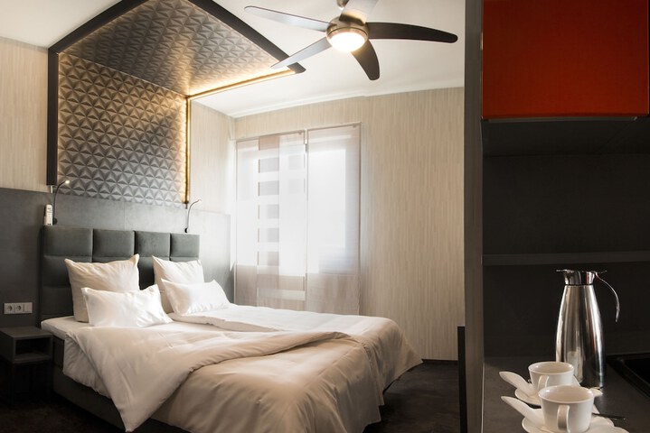 Room 2 of 56