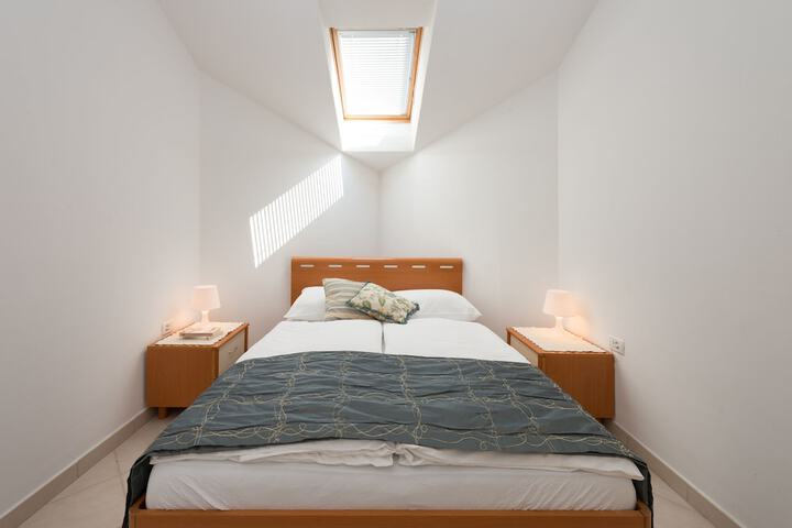 Room 7 of 43