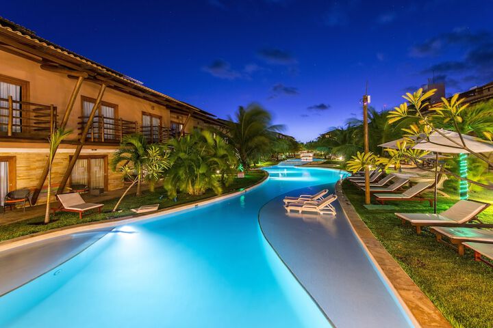 Hotel Pool