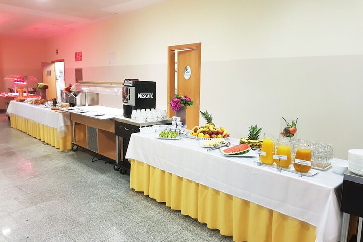 Breakfast/Coffee Service 46 of 79