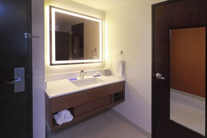 Room 15 of 65