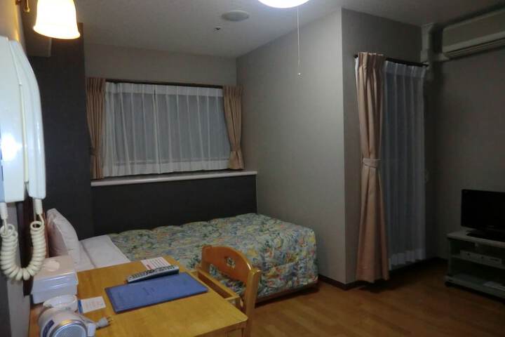 Room 10 of 50