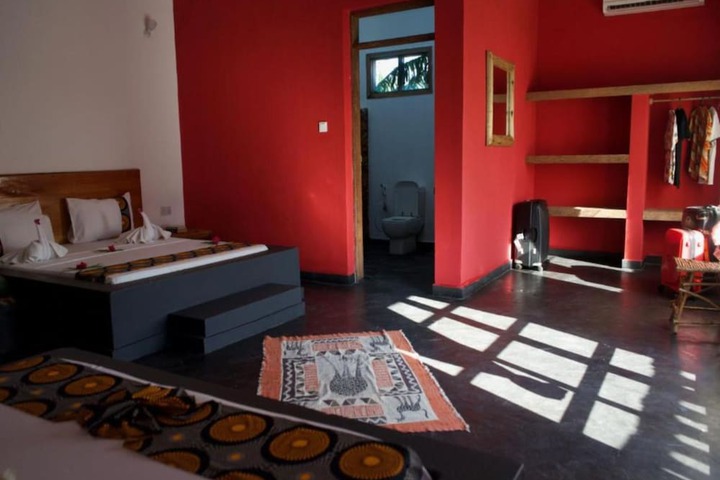 Room 19 of 77