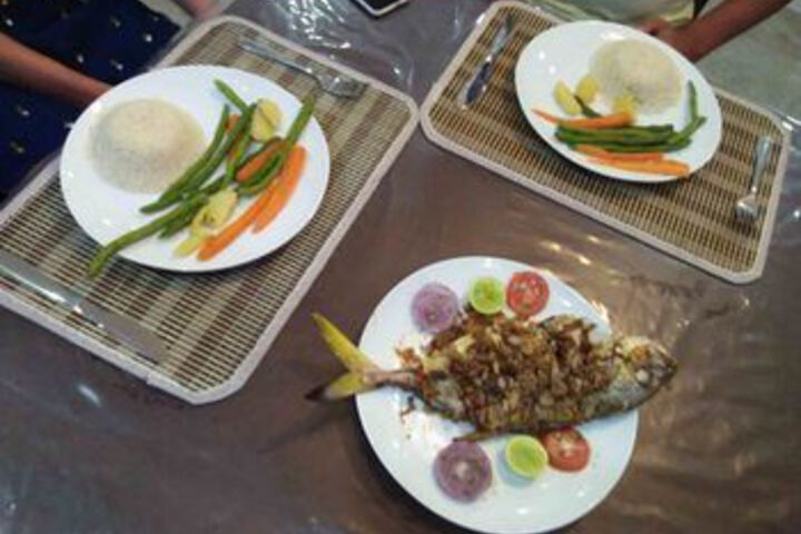 Dining 13 of 29