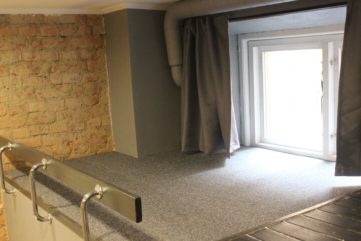 Room 5 of 144