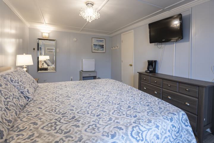 Room 112 of 309