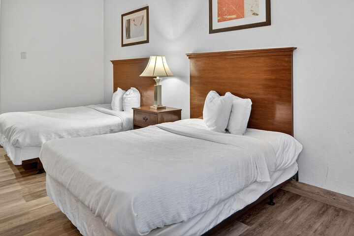 Room 8 of 28