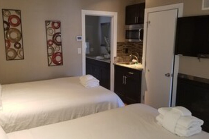 Room 16 of 828