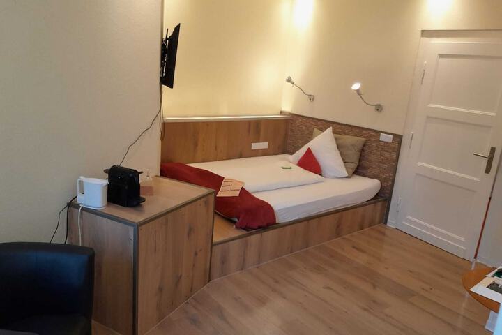 Room 8 of 43