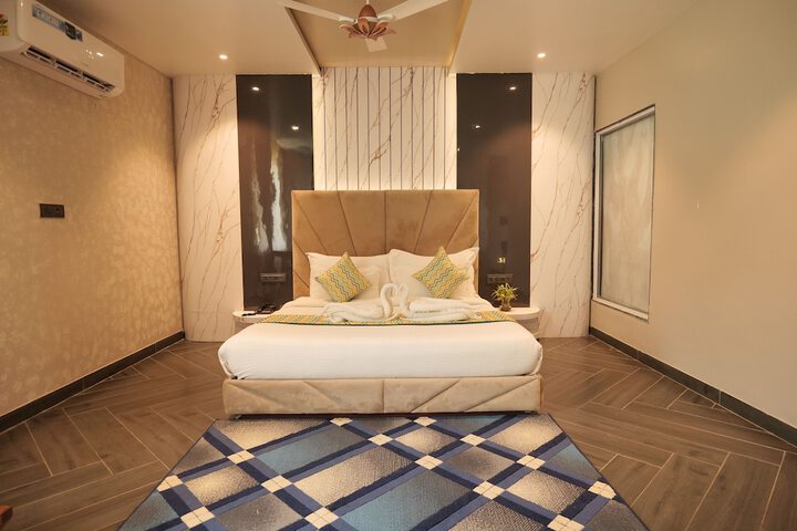 Room 18 of 42