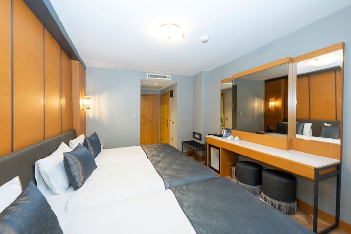 Room 49 of 144