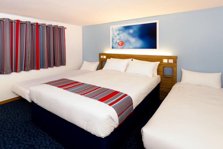 Room 3 of 8
