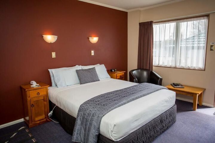 Room 4 of 52