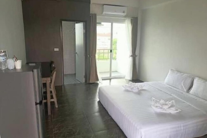 Room 2 of 60