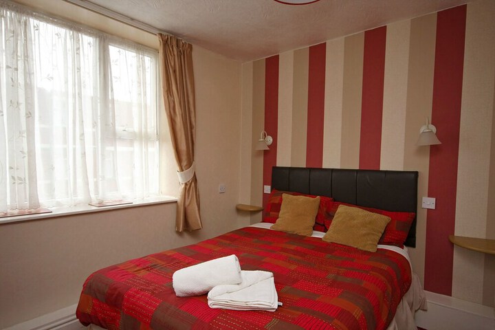 Room 2 of 55