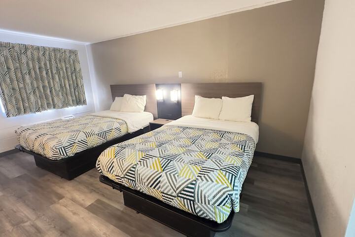 Room 10 of 20