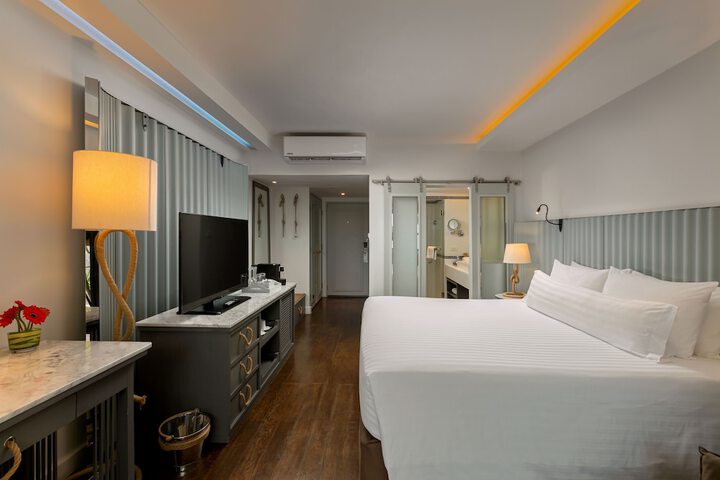Room 7 of 50