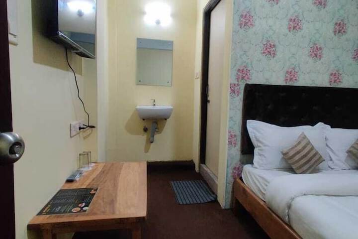Room 14 of 30