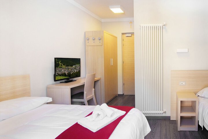 Room 3 of 47