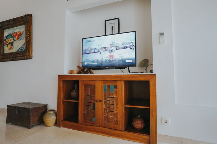 Room 4 of 43