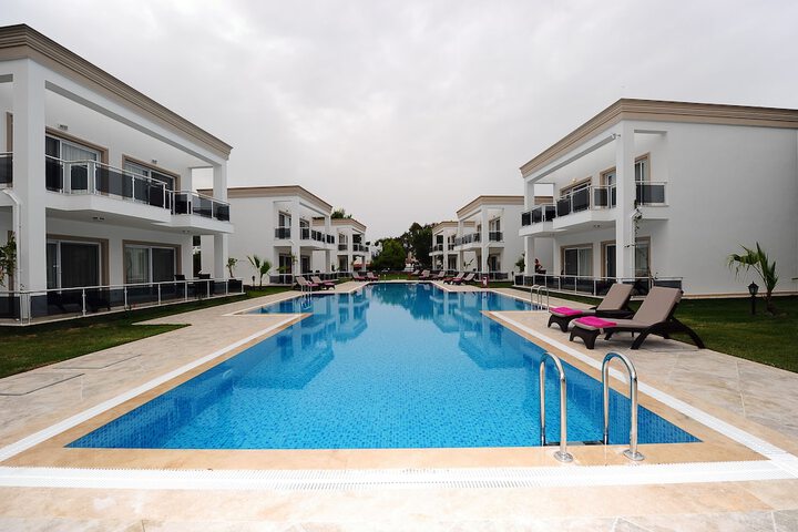 Pool Hotel