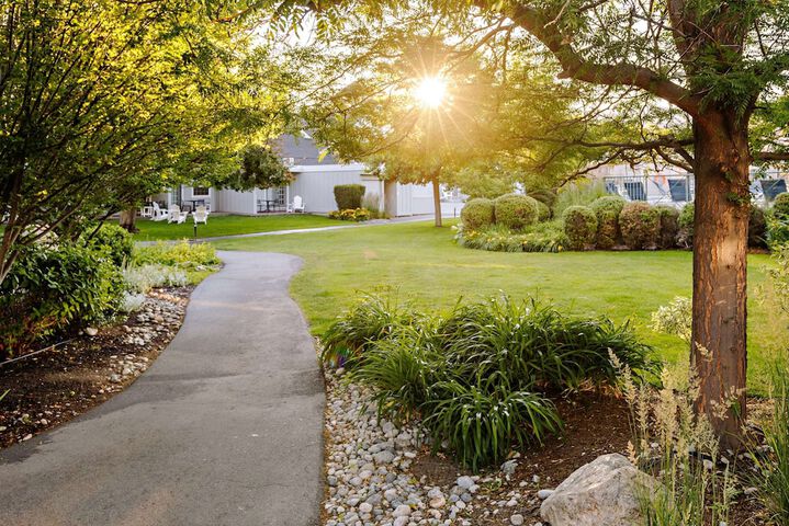 Hotel Exterior 150 of 170