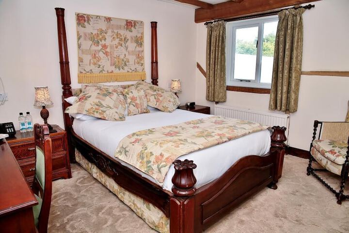 Room 3 of 67