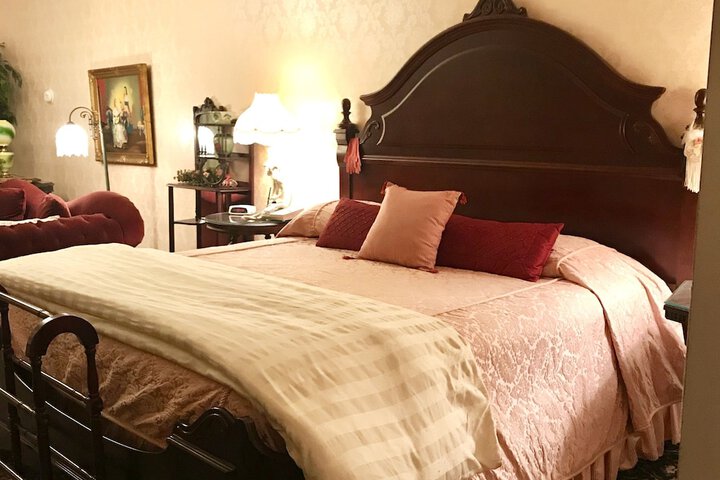 Room 8 of 84