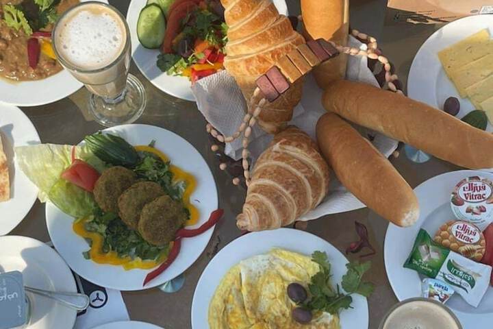 Breakfast/Coffee Service 15 of 17