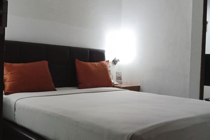 Room 27 of 67