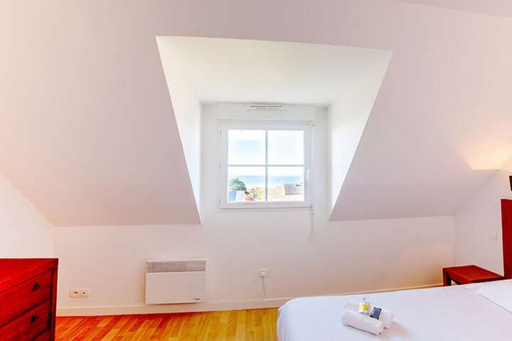 Room 15 of 73