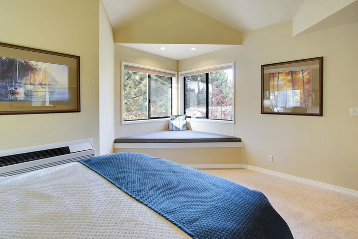 Room 4 of 14
